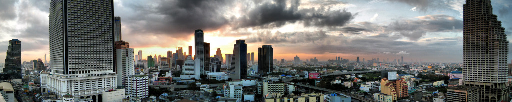 Fotografie "Bangkok skyline" od "Joan Campderrós-i-Canas" licencováno pod CC BY 2.0.